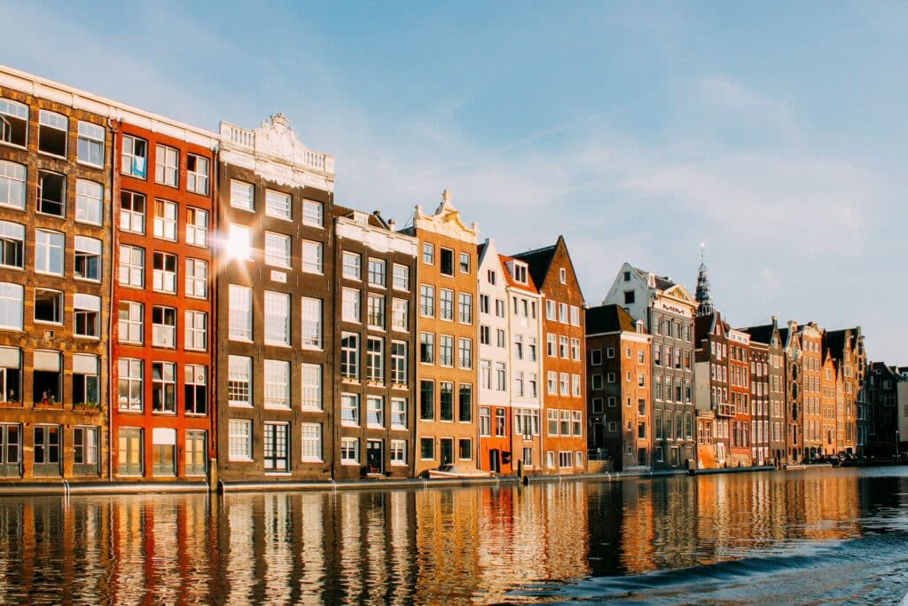 houses in Amsterdam English is needed for renting houses in Amsterdam